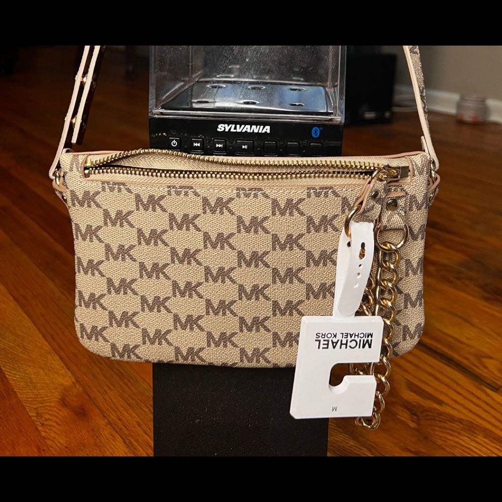 BRAND NEW Michael kors small bag